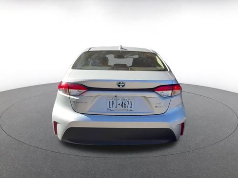 Used 2025 Toyota Corolla LE image 12