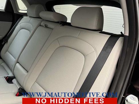 Used 2023 Hyundai Kona Limited AWD/4WD image 16