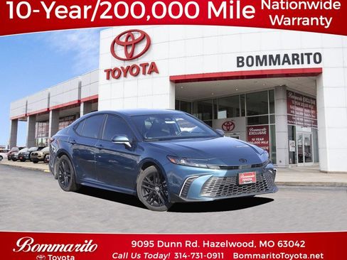 New 2026 Toyota Camry SE image 1