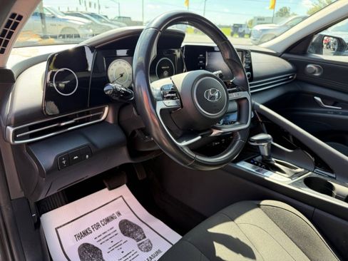 Used 2021 Hyundai Elantra SEL w/ Convenience + Premium Package image 15