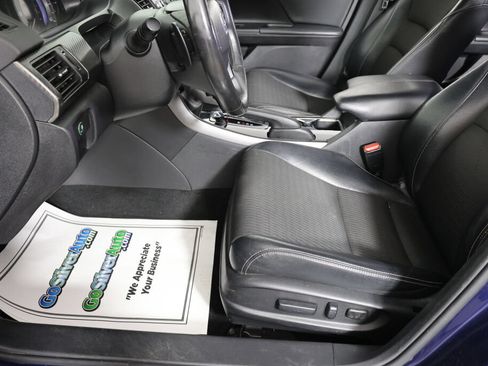 Used 2016 Honda Accord Sport image 13