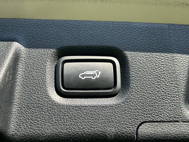 Used 2023 Hyundai Santa Fe SEL w/ Cargo Package AWD/4WD image 12