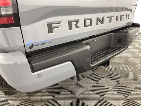 Used 2023 Nissan Frontier PRO-4X w/ Pro Convenience Package image 6