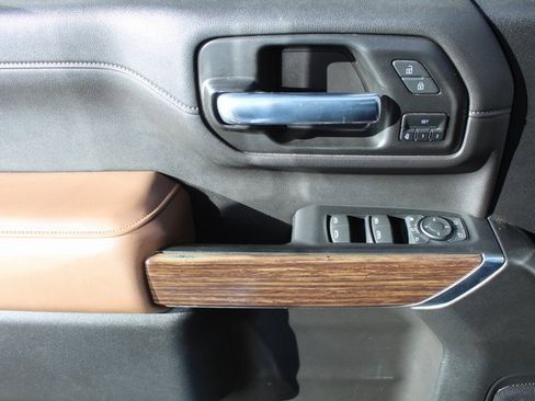 Used 2022 Chevrolet Silverado 2500 High Country w/ Safety Package II image 44