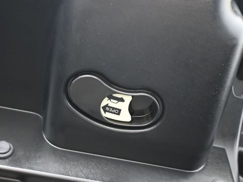 Used 2025 RAM 1500 Limited image 40