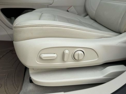 Used 2023 GMC Acadia Denali w/ Denali Ultimate Package FWD image 21