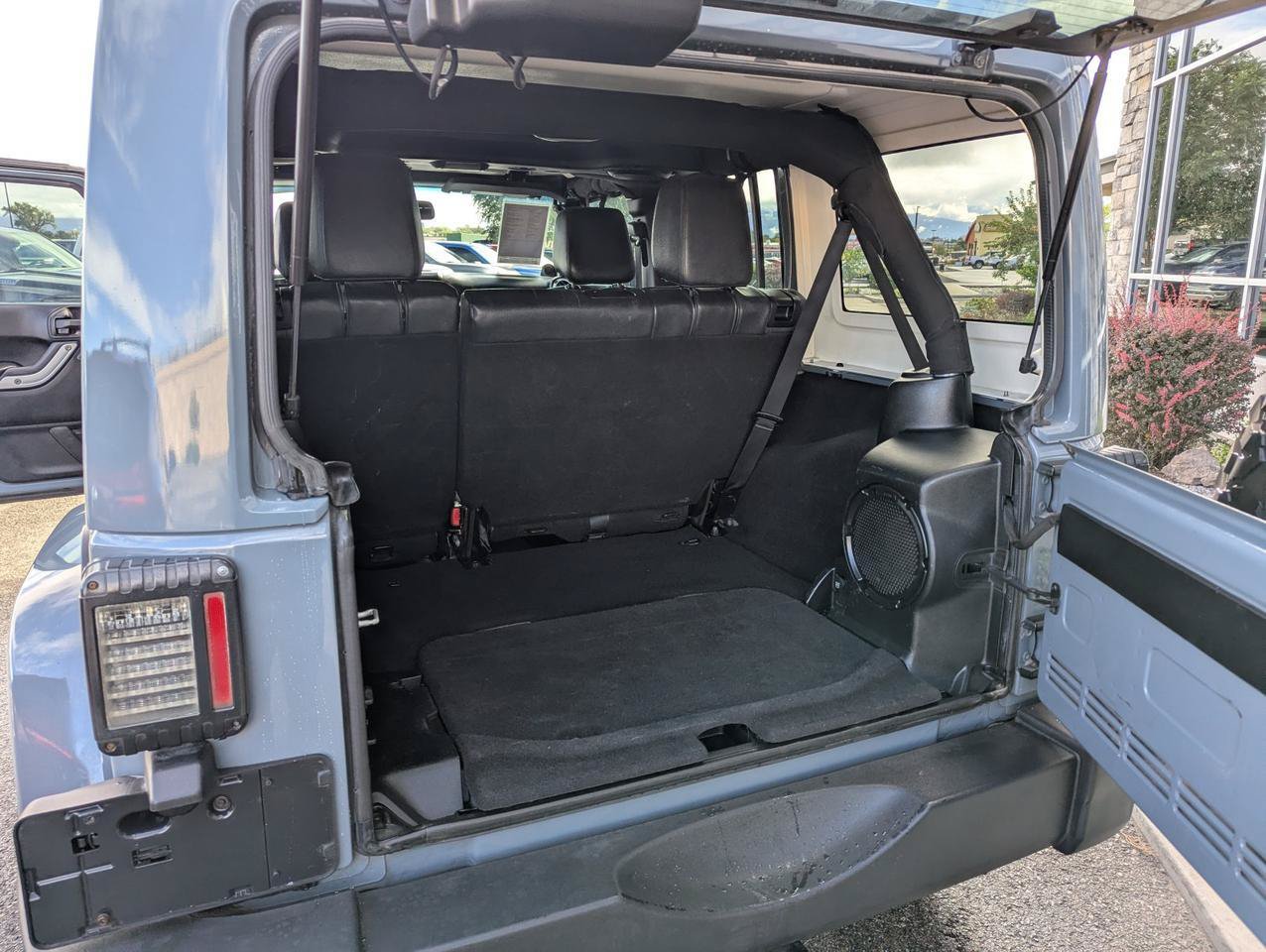 Used 2014 Jeep Wrangler Unlimited Sahara w/ Connectivity Group AWD/4WD image 23