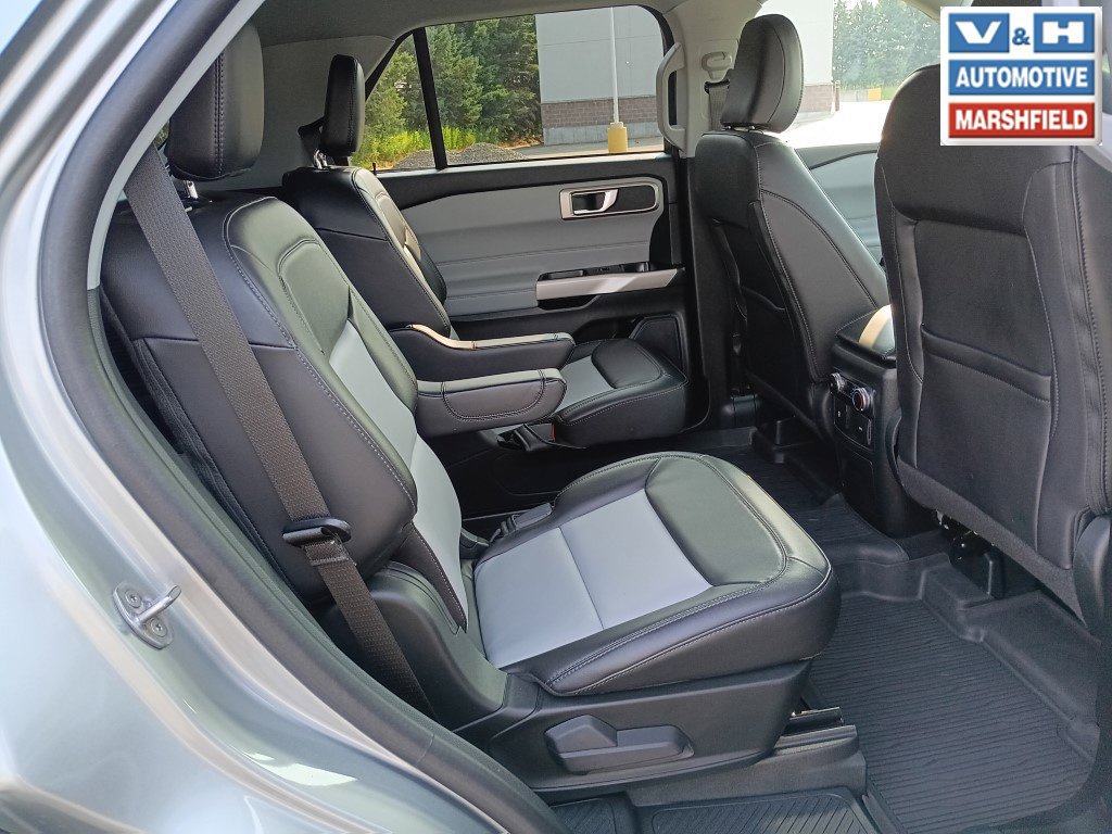 Used 2023 Ford Explorer XLT w/ Equipment Group 202A AWD/4WD image 26