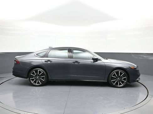 Used 2025 Honda Accord Touring image 5