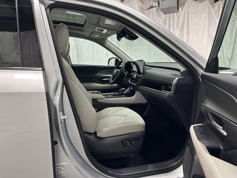 Used 2025 Toyota Grand Highlander AWD image 62