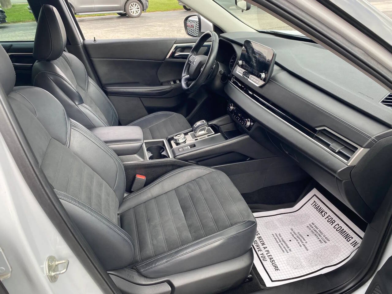 Used 2022 Mitsubishi Outlander SE AWD/4WD image 28