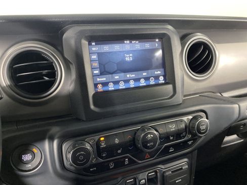 Used 2022 Jeep Gladiator Sport image 28