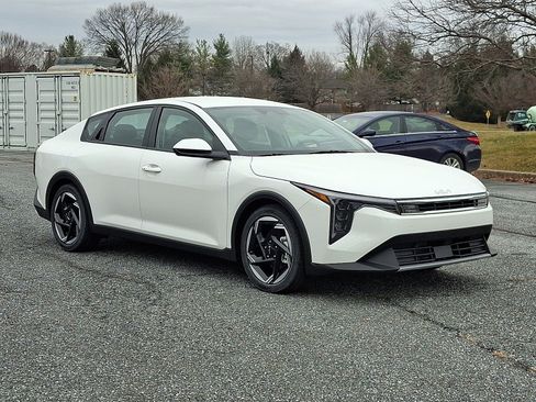 New 2025 Kia K4 EX FWD image 2