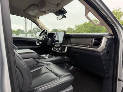 Used 2024 Ford Expedition XLT RWD image 30