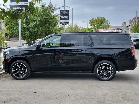Used 2024 Chevrolet Suburban RST AWD/4WD image 5