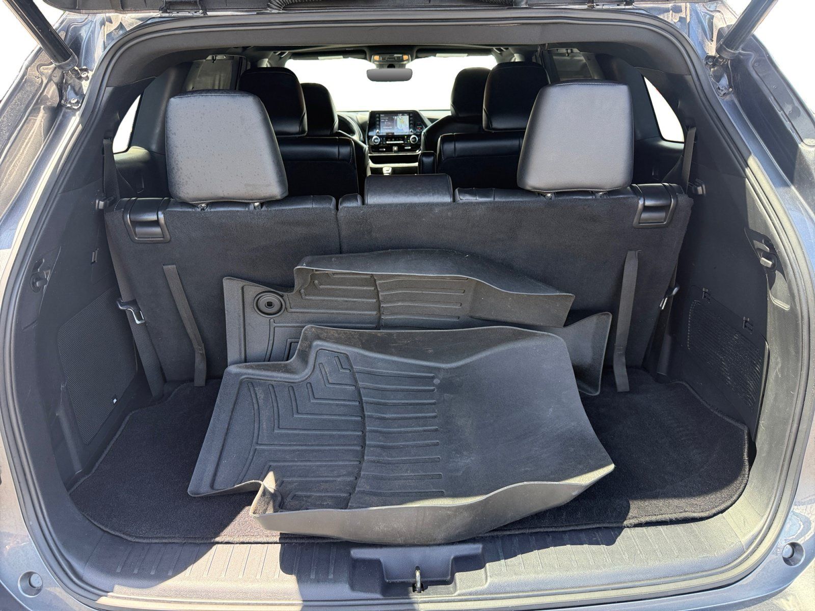 Used 2021 Toyota Highlander XSE AWD/4WD image 17