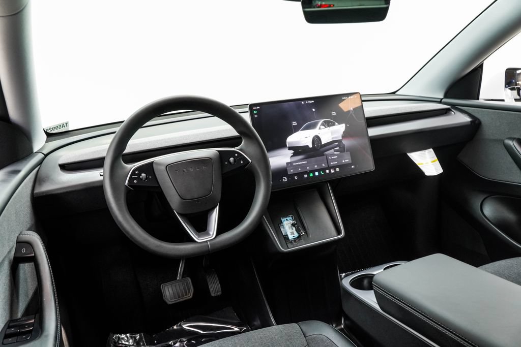 Used 2026 Tesla Model Y 2WD image 4