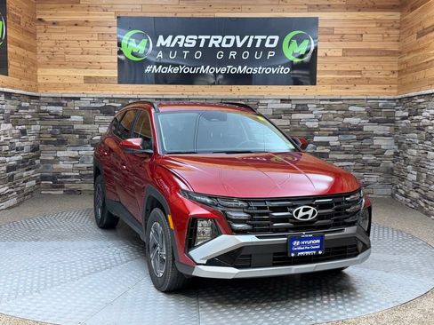Used 2025 Hyundai Tucson Blue AWD/4WD image 2