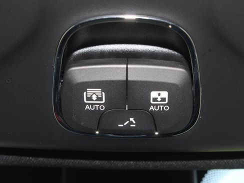 Used 2022 Jeep Compass High Altitude AWD/4WD image 12
