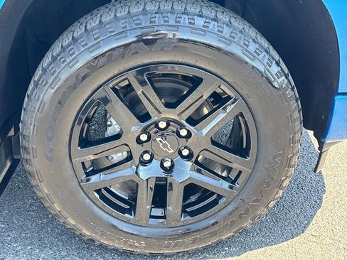 Used 2024 Chevrolet Silverado 1500 Custom AWD/4WD image 9