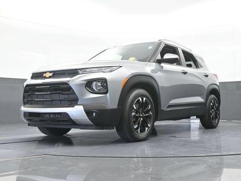 Used 2023 Chevrolet TrailBlazer LT FWD image 52
