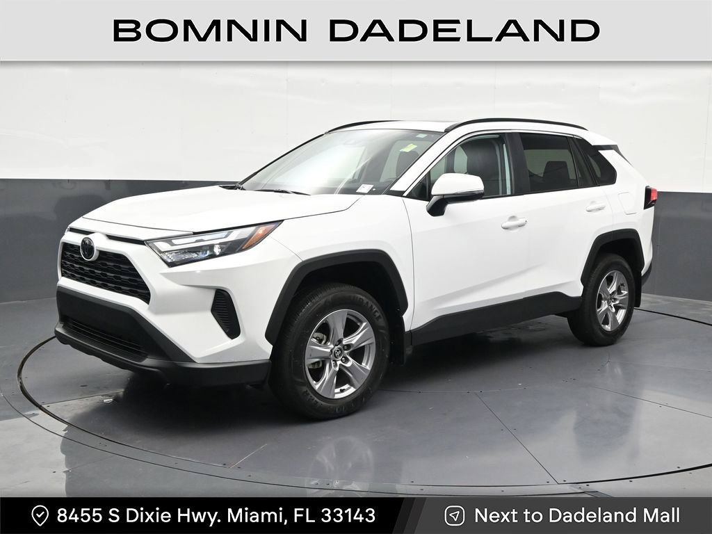 Used 2025 Toyota RAV4 XLE w/ Convenience Package FWD image 1
