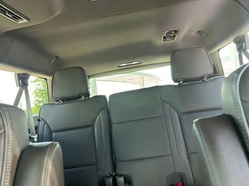 Used 2023 GMC Yukon XL Denali AWD/4WD image 29