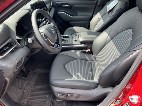 New 2026 Toyota Highlander XSE AWD/4WD image 9