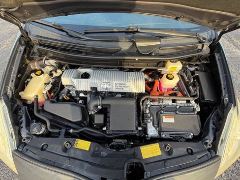 Used 2014 Toyota Prius Two FWD image 19