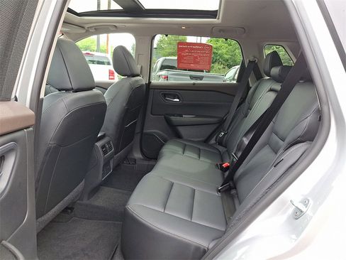 Certified 2023 Nissan Rogue SL w/ SL Premium Package image 11