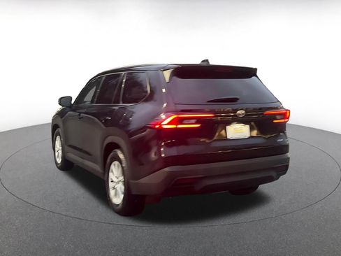 Used 2025 Toyota Grand Highlander XLE image 11