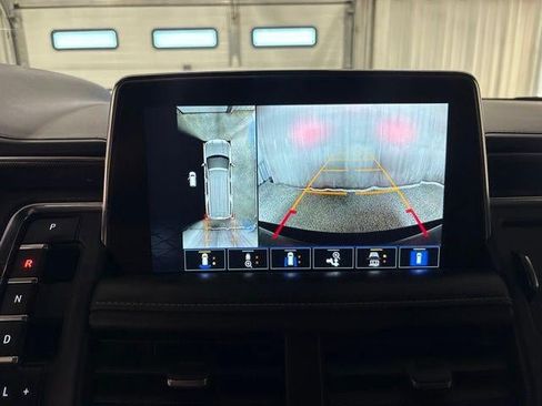 Used 2022 GMC Yukon AT4 w/ Technology Package AWD/4WD image 21