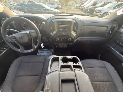 Used 2019 Chevrolet Silverado 1500 Custom w/ Custom Value Package image 9