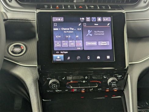 New 2025 Jeep Grand Cherokee Altitude image 19