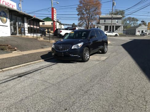 Used 2017 Buick Enclave Leather image 2