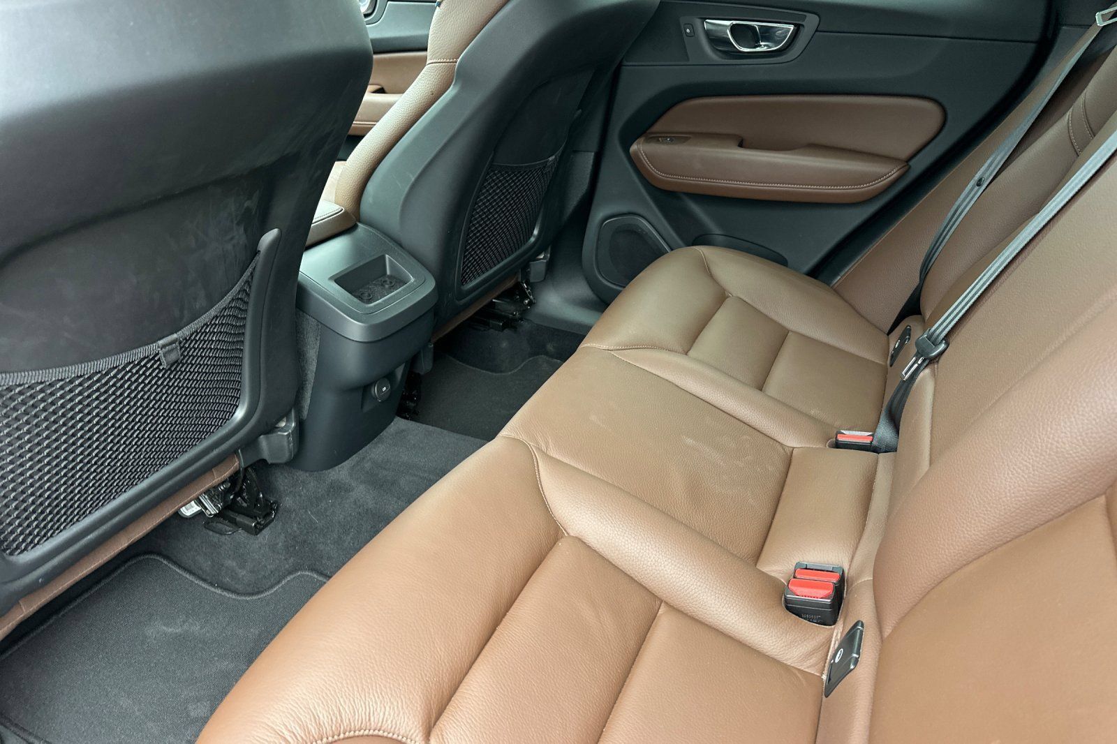Used 2023 Volvo XC60 B5 Plus AWD/4WD image 14
