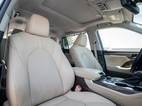 Used 2020 Toyota Highlander Limited AWD/4WD image 23
