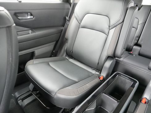 Certified 2023 Nissan Pathfinder SL w/ SL Premium Package AWD/4WD image 12