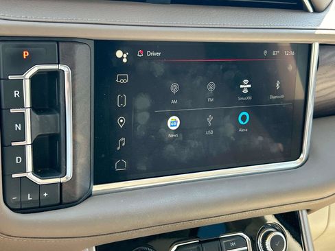 Used 2023 GMC Yukon Denali w/ Advanced Technology Package AWD/4WD image 24