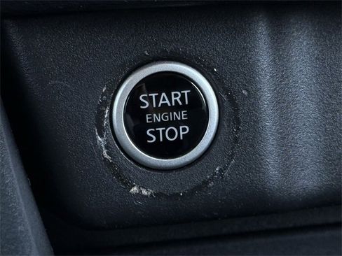 Used 2022 Nissan Rogue SV w/ SV Premium Package image 22