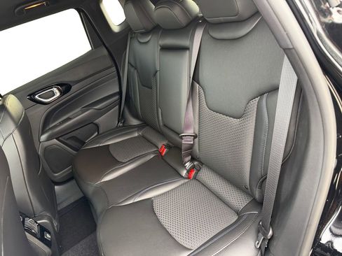 New 2026 Jeep Compass Latitude image 13