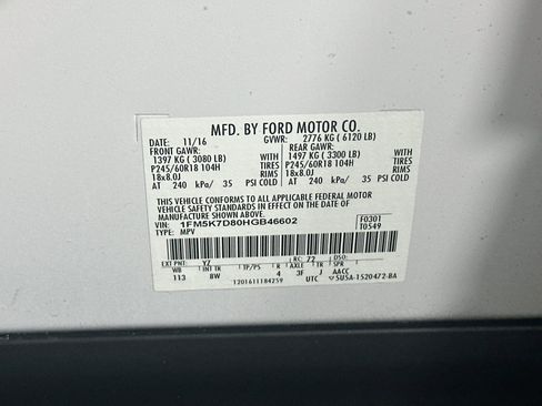 Used 2017 Ford Explorer XLT w/ Equipment Group 201A FWD image 12