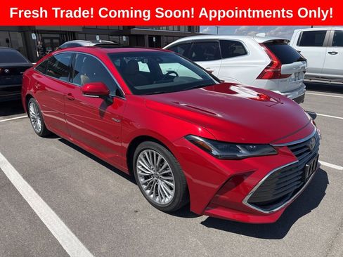 Used 2021 Toyota Avalon Limited w/ Advanced Safety Package FWD image 2