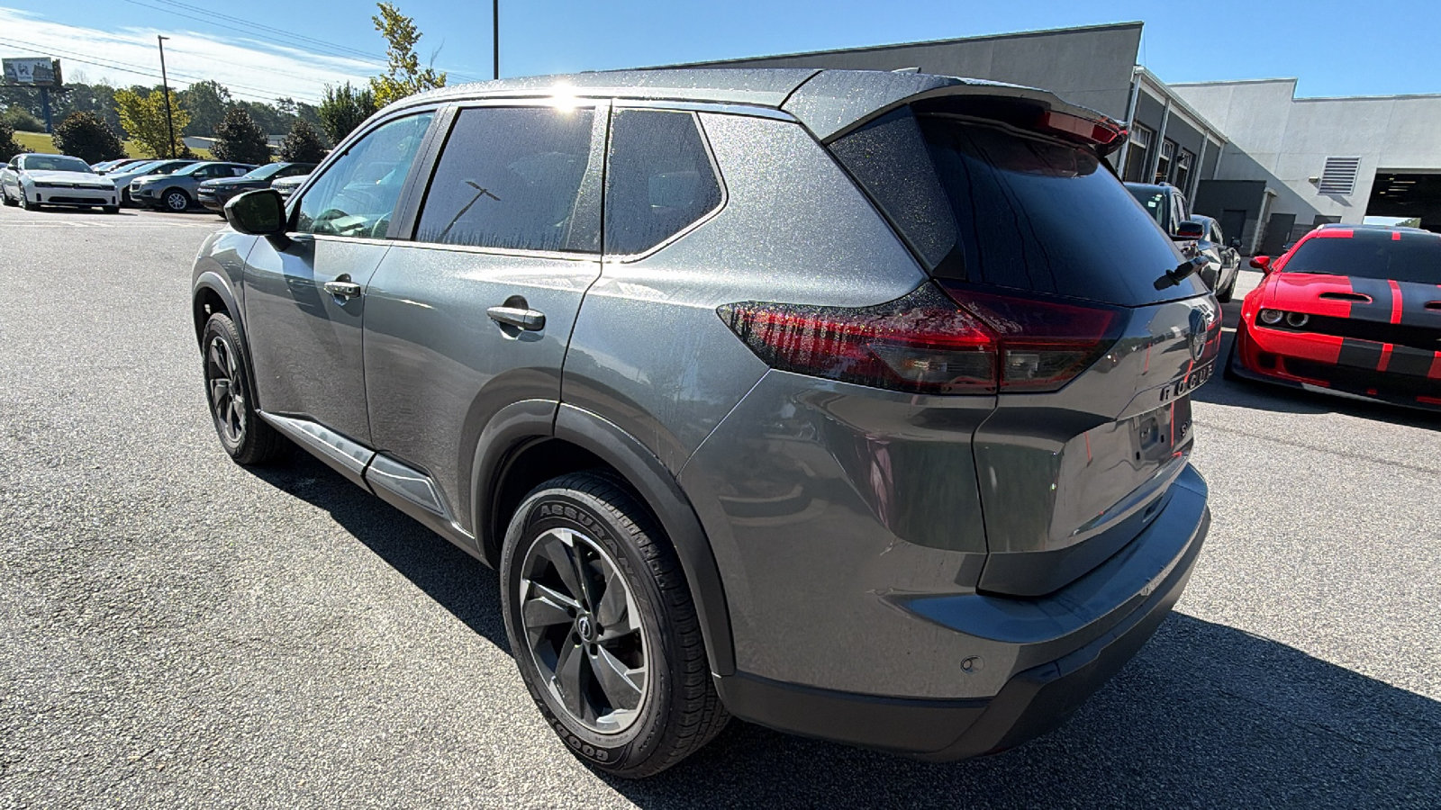 Used 2024 Nissan Rogue SV AWD/4WD image 10
