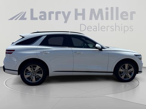 Used 2024 Genesis GV70 3.5T Sport AWD/4WD image 6