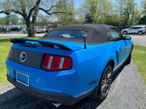 Used 2010 Ford Mustang GT RWD image 8