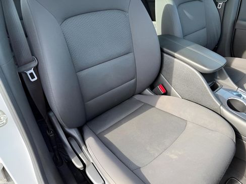 Used 2017 Chevrolet Malibu LT FWD image 14