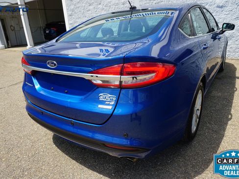 Used 2017 Ford Fusion SE FWD image 11