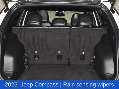 Used 2025 Jeep Compass Limited AWD/4WD image 29