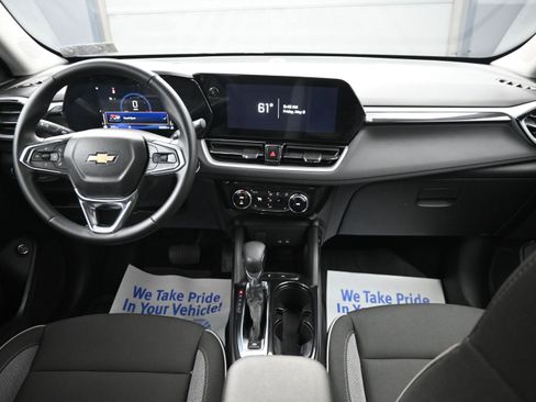 Used 2025 Chevrolet TrailBlazer LT w/ Convenience Package FWD image 23
